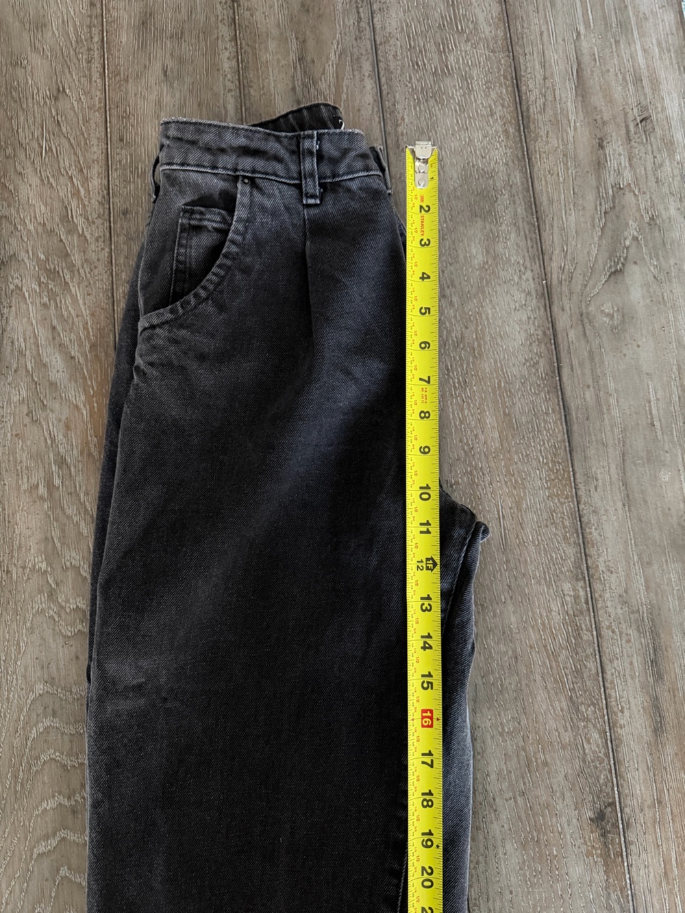 Zara High-Waist Relaxed Black Barrel Jeans - Picture 12 of 12